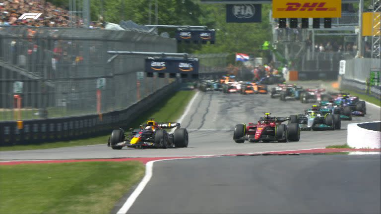 Verstappen y Sainz luchan por la primera posición con mucho dramatismo