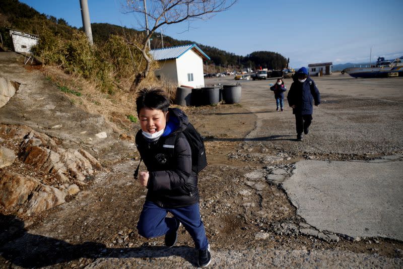 The Wider Image: The last children on South Korea's ageing island