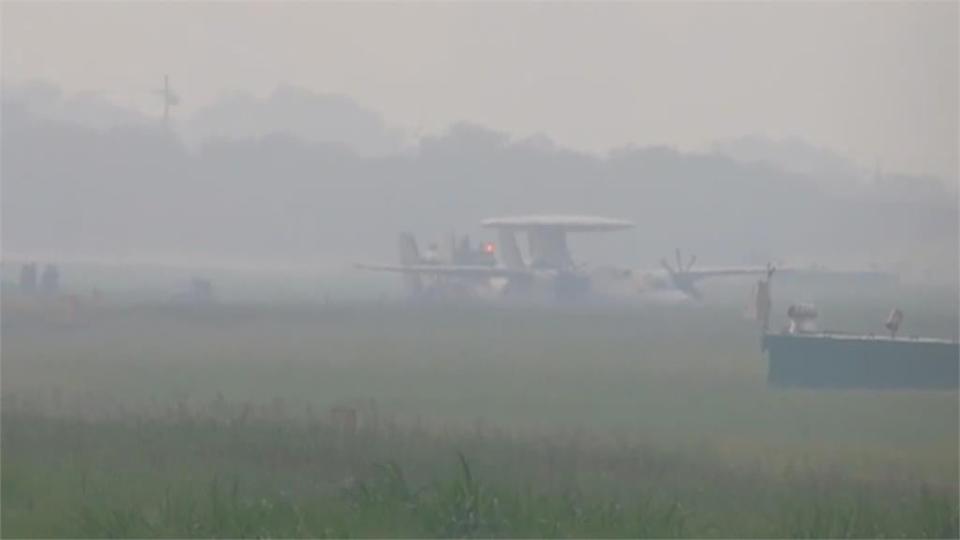 驚險！E2K預警機迫降屏北　機腹著地幸機上5人全員平安