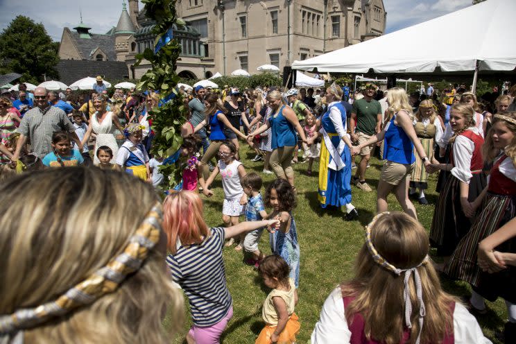 Eine Midsommar-Feier in der US-Stadt Minneapolis. (Bild: AP Photo)