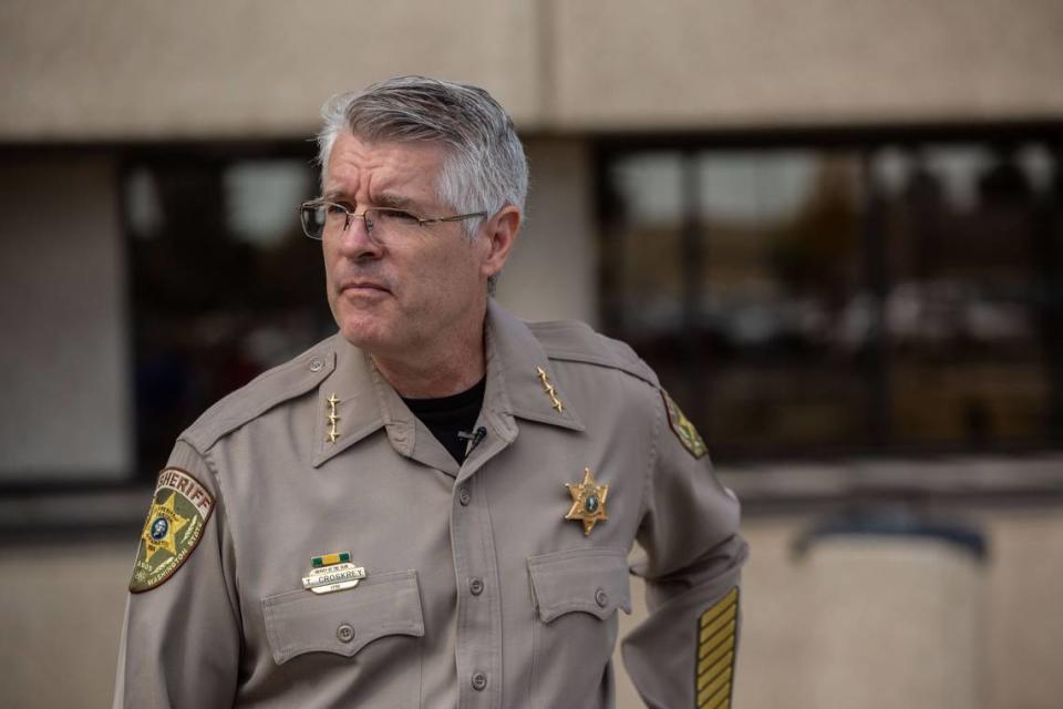 Benton County Sheriff Tom Croskrey is questioning the actions of federal officers seen in a doorbell video asking to see recently purchased guns in Delaware.