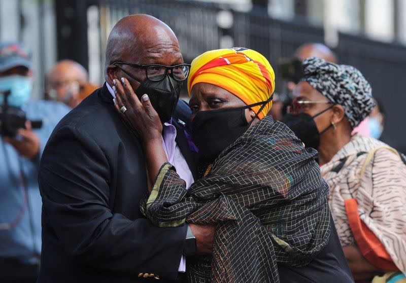 South Africans pay respects to late anti-apartheid hero Tutu