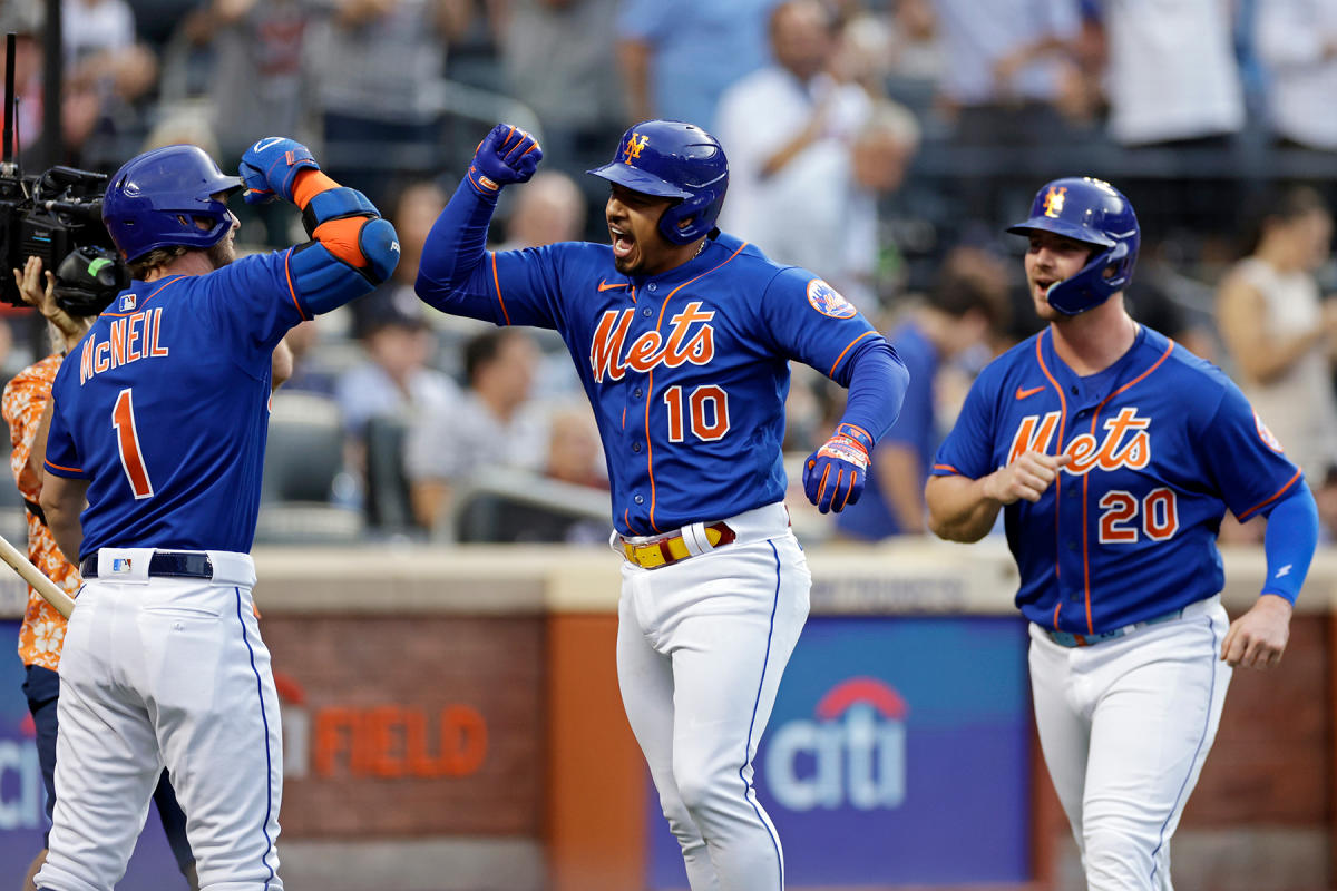 Mets wear special uniforms for Father's Day