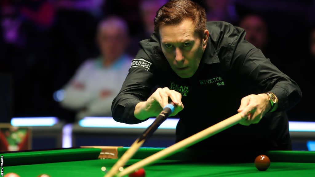 Dominic Dale attempts a pot at last year's Welsh Open