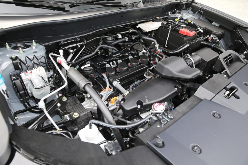 搭載經優化調校的1.5升渦輪增壓汽油引擎，擁有193hp、24.8kgm最大馬力及扭力輸出，平均油耗為14.7km/L(Prestige)。