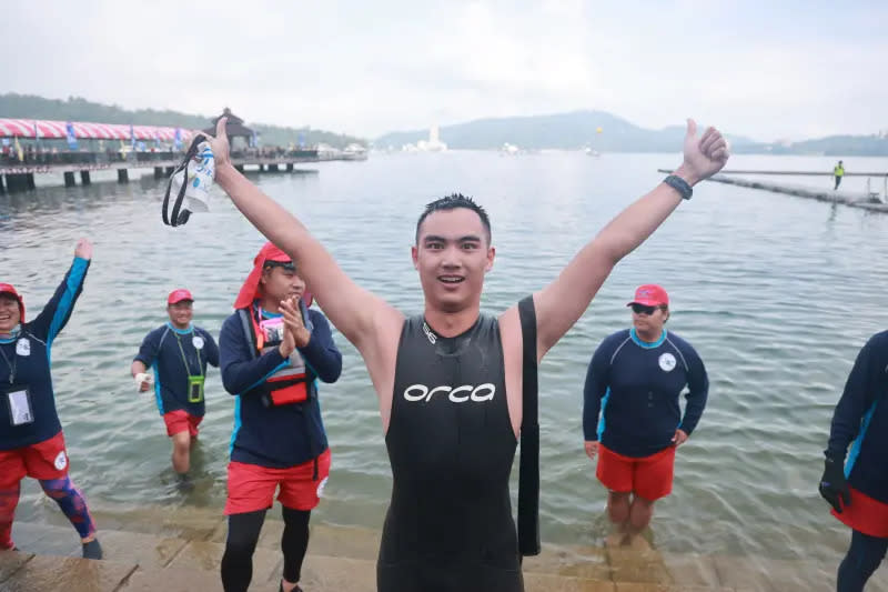 ▲來自台北市的林哲宇，以43分鐘完成泳渡日月潭。（圖／南投縣政府提供，2023.09.24）