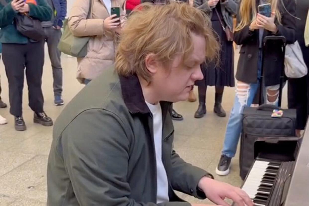 Lewis Capaldi Stuns London Commuters by Performing on Train Station Piano