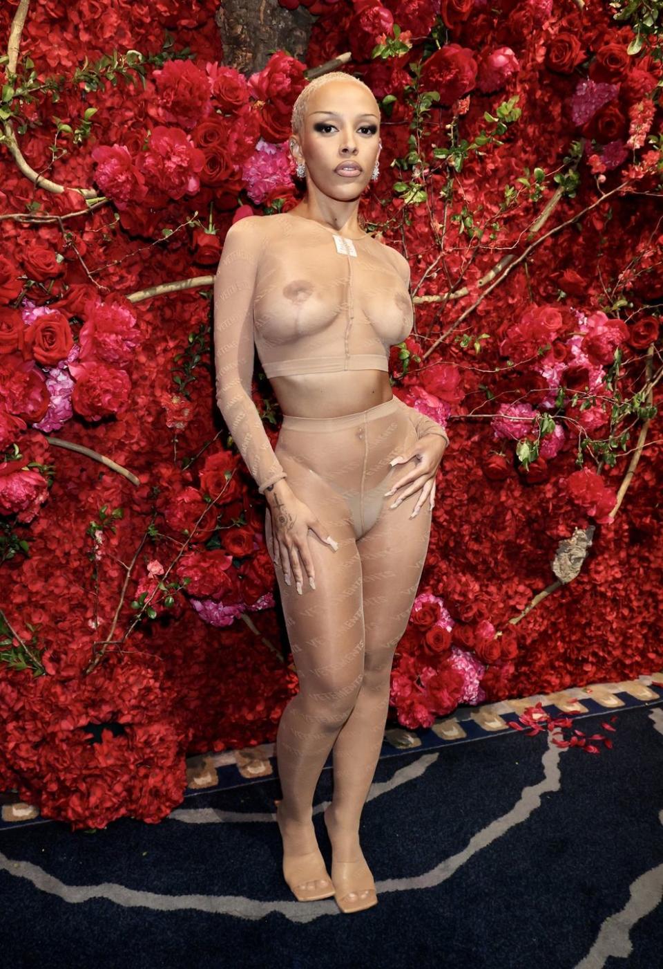 Doja Cat Basically Wore See Through Nude Shapewear To The Met Gala