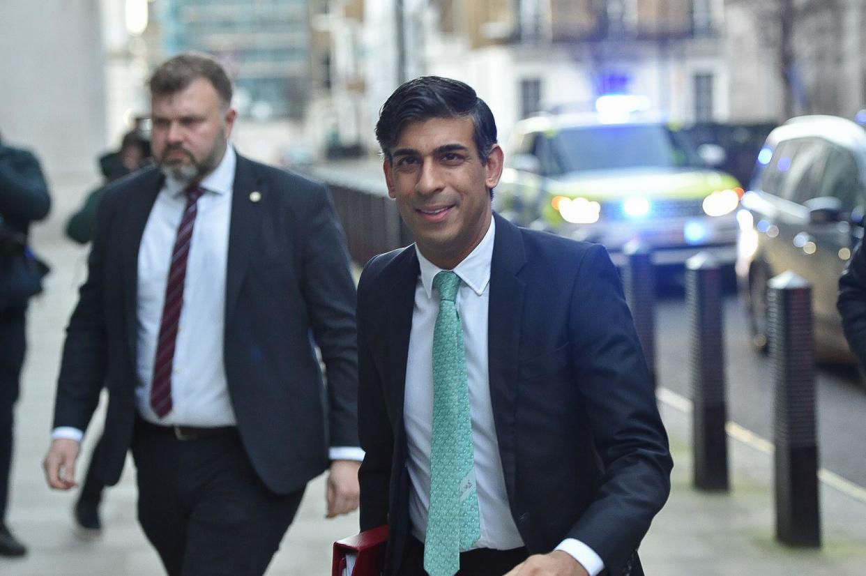 London, England, UK. 7th Jan, 2024. UK Prime Minister RISHI SUNAK seen outside the BBC Studios before appearing on 'Sunday with Laura Kuenssberg. (Credit Image: © Thomas Krych/ZUMA Press Wire) EDITORIAL USAGE ONLY! Not for Commercial USAGE!