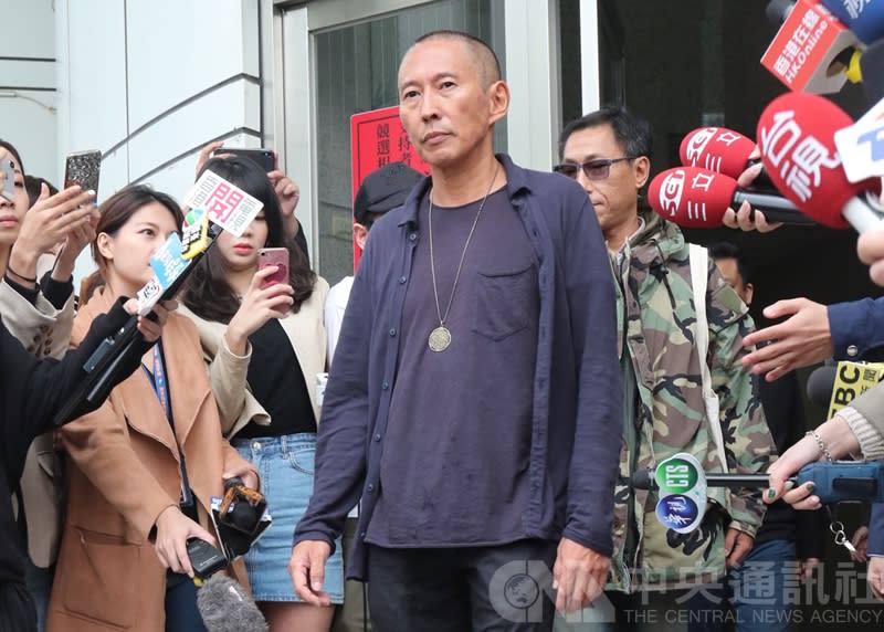 導演鈕承澤捲入性侵案，7日赴台北市大安警分局說明案情，在受訪時說他已被判處死刑，鈕承澤已死了。（中央社）