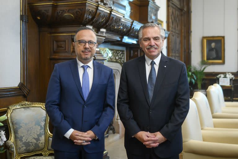 Antonio Aracre selló su entrada la gobierno el pasado martes.