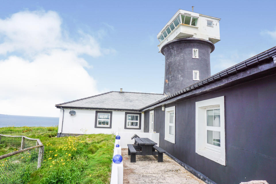 This former lighthouse could be yours for just shy of £1million. (Purple Bricks)