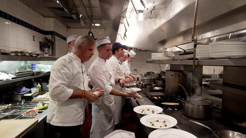 Eric Ripert in the kitchen of Le Bernardin. / Credit: CBS News