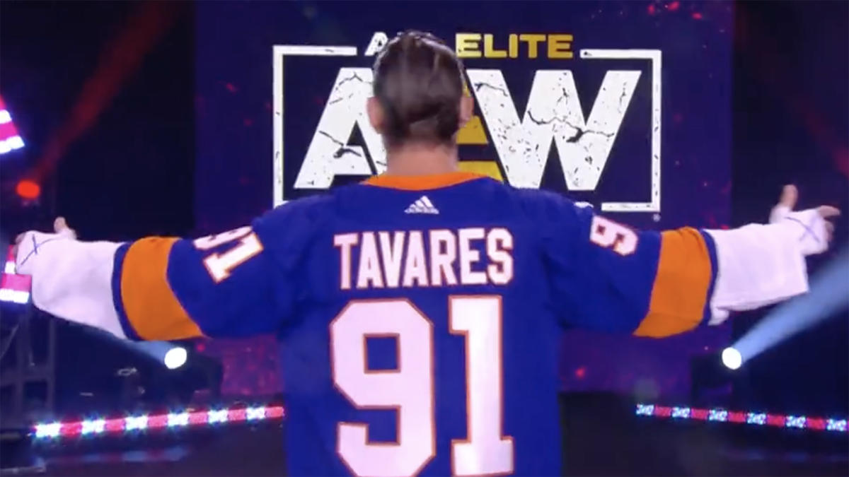 CM Punk showed up to UBS Arena wearing a Tavares Islanders jersey