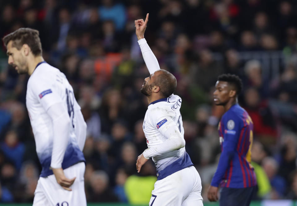 El brasileño Lucas Moura, del Tottenham, festeja luego de anotar el tanto del empate ante el Barcelona en un cotejo de la Liga de Campeones, realizado el martes 11 de diciembre de 2018 (AP Foto/Manu Fernández)