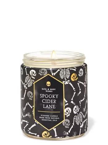 20) Spooky Cider Lane Single Wick Candle