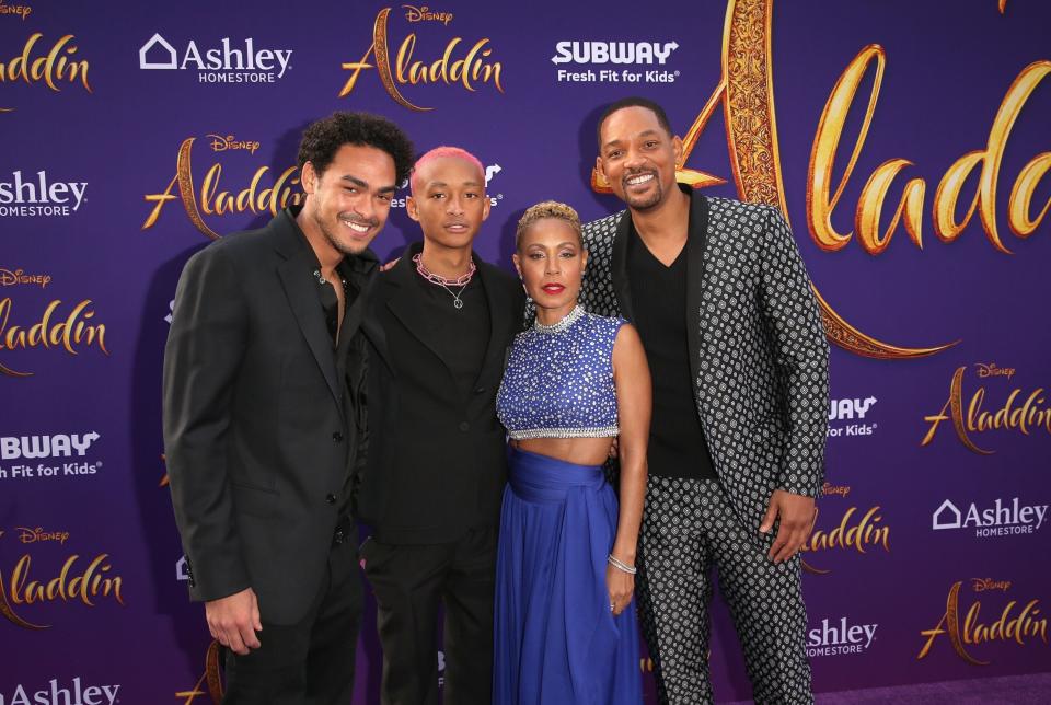 Trey Smith (ganz links), Jaden Smith (links) Will Smith und Jada Pinkett Smith (ganz rechts) bei der ‘Aladdin' Premiere im El Capitan Kino in Hollywood. [Foto: Getty]