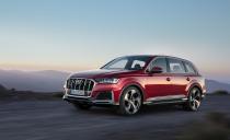 View Photos of the 2020 Audi Q7