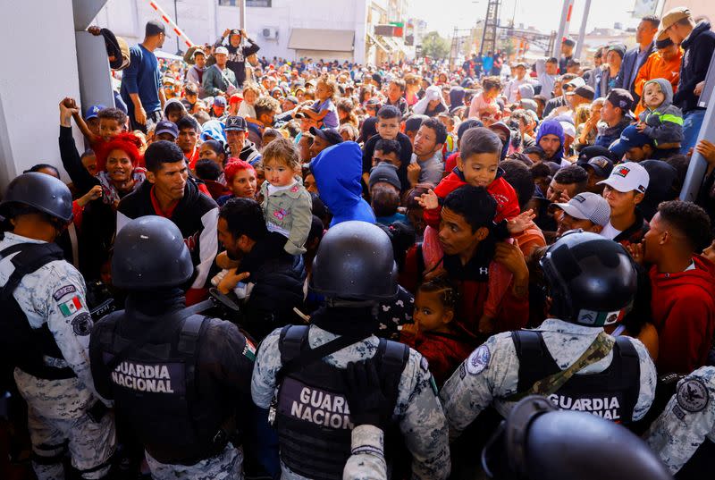 Protest at the Paso del Norte international bridge