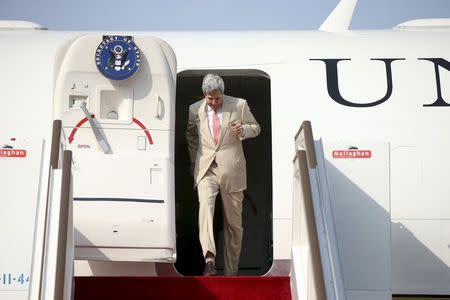 U.S. Secretary of State John Kerry arrives at Bandaranaike International Airport, May 2, 2015, in Colombo, Sri Lanka. Kerry is visiting Sri Lanka, Kenya, and Djibouti. REUTERS/Andrew Harnik/Pool Pool)