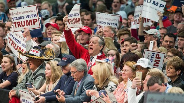 Trump Holds Narrow Lead in New WSJ/NBC Poll