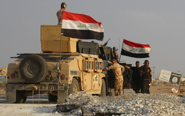 Iraqi forces are battling to regain control of the western town of Heet from IS jihadists