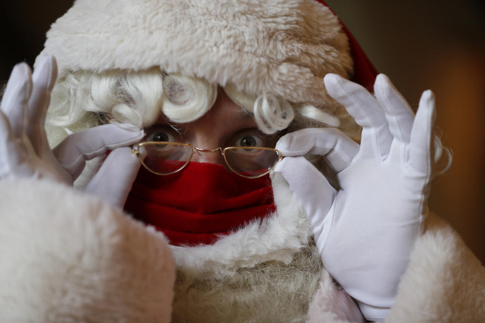 Virus Outbreak Britain Santa School