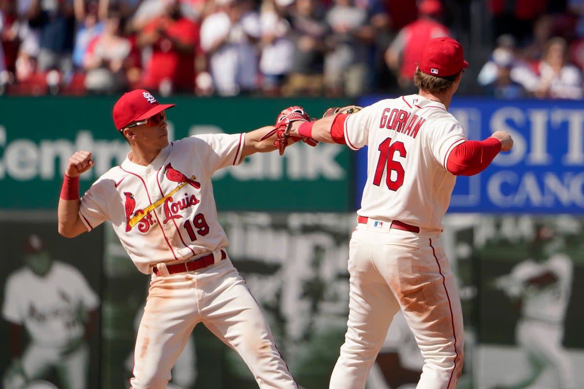 CERVECEROS-CARDENALES (AP)