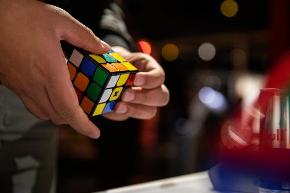 A competitor taking part in the Red Bull Rubik’s Cube World Cup in 2020 (Matthew Del Baggio / Red Bull Content Pool)