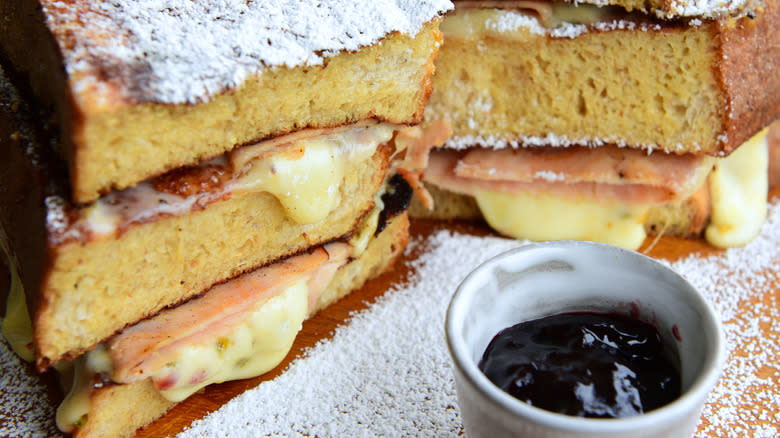 Monte Cristo sandwich