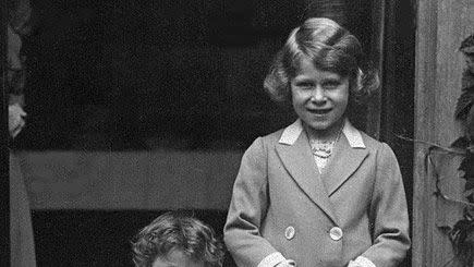 LONDON, UNITED KINGDOM: Picture dated from the year 1933 of Princess Margaret (L), the younger sister of future Britain's Queen Elizabeth II (R). Margaret was born at Glamis Castle 21 August 1930.