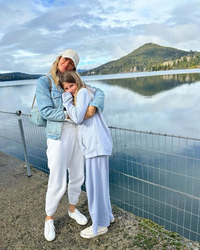 Gisele Bündchen celebrando su 43 cumple con su hija