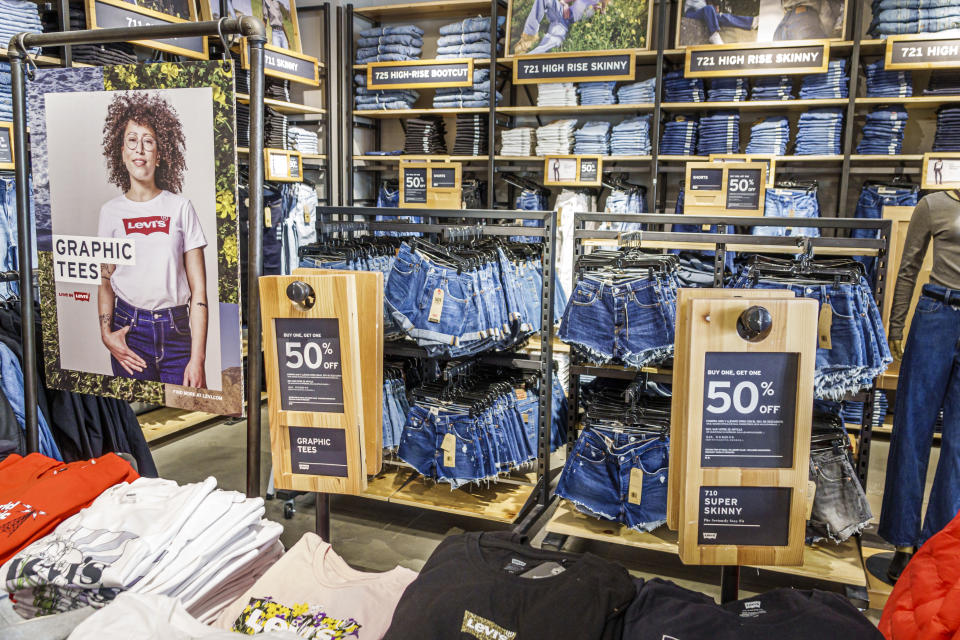 Florida, Orlando Vineland Premium Outlets, Levi&#39;s jeans 50% off sale. (Photo by: Jeffrey Greenberg/UCG/Universal Images Group via Getty Images)