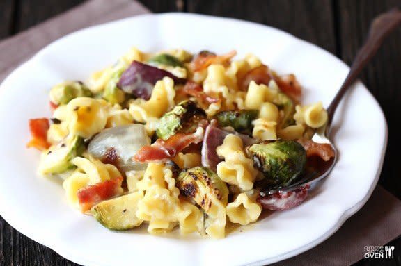<strong>Get the <a href="http://www.gimmesomeoven.com/brussels-sprouts-bacon-and-pepperjack-macaroni-and-cheese/" target="_blank">Roasted Brussels Sprouts, Bacon & Pepperjack Macaroni & Cheese recipe</a> by Gimme Some Oven</strong>