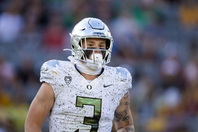 Oregon Ducks extend several offers to top transfer portal targets - Yahoo  Sports