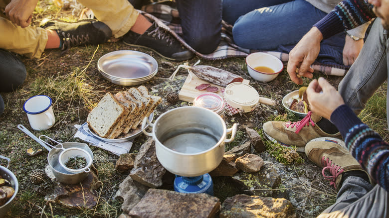 campsite food sharing 