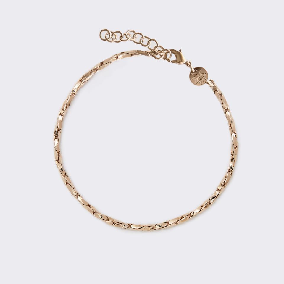 <p><a href="https://go.redirectingat.com?id=74968X1596630&url=https%3A%2F%2Fwww.emmeparsons.com%2Fproducts%2Fdelicate-chain-anklet&sref=https%3A%2F%2Fwww.harpersbazaar.com%2Ffashion%2Ftrends%2Fg44603804%2Fbest-anklets-for-women%2F" rel="nofollow noopener" target="_blank" data-ylk="slk:Shop Now;elm:context_link;itc:0;sec:content-canvas" class="link ">Shop Now</a></p><p>Delicate Chain Anklet</p><p>$158.00</p><p>emmeparsons.com</p><span class="copyright">emmeparsons.com</span>