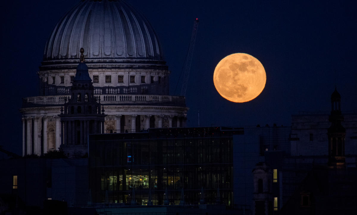 What the last 'super blue moon' actually looked like