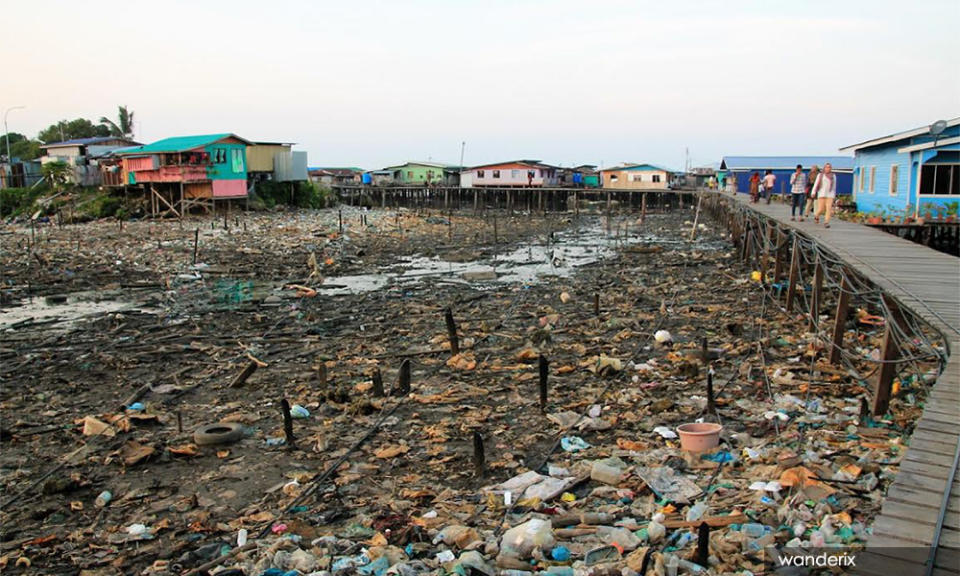 Accumulated rubbish in Semporna.