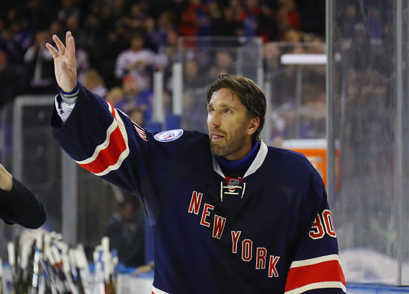 NEW YORK, NY - FEBRUARY 11: Henrik Lundqvist #30 of the New York Rangers celebrtaes a 4-2 victory over the Colorado Avalanche while recording his 400th NHL win at Madison Square Garden on February 11, 2017 in New York City. (Photo by Bruce Bennett/Getty Images)