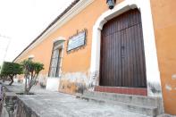 <p>Vista general de la Exhacienda de Apulco, donde Juan Rulfo vivió con su abuela, este 12 de mayo de 2017, en la ciudad de San Gabriel, en Jalisco (México), donde dejó recuerdos tristes del lugar. Rulfo visitaba poco el pueblo y cuando lo hacía evitaba entrar a la casa donde vivió sus primeros años, cuenta su sobrina nieta María Soledad Ramírez Vizcaíno. EFE/Ulises Ruiz Basurto </p>