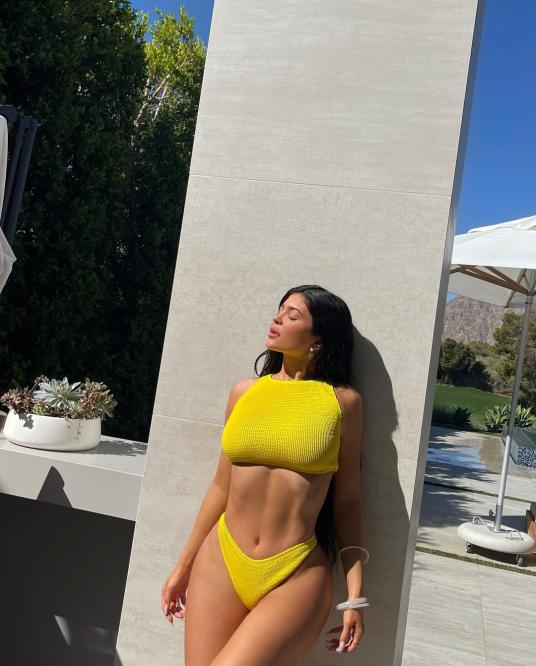 Kylie Jenner Strips Off in Sizzling Photos to Reveal S*xy Figure in Louis  Vuitton Bikini