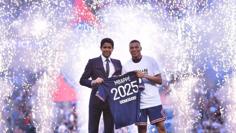 Mbappé, en PSG hasta 2025: la foto que los madridistas no querían ver.