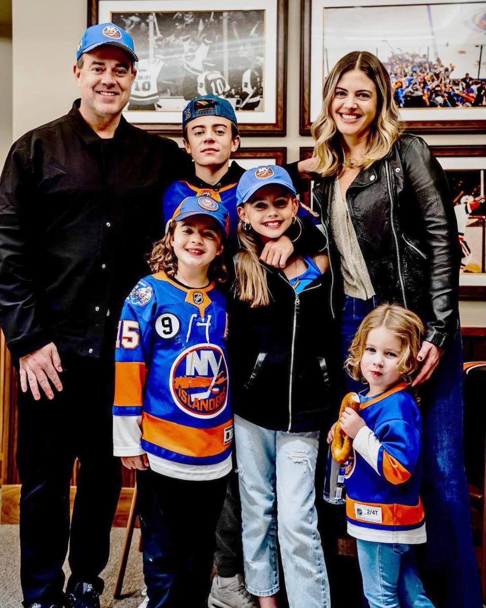 TODAY's Carson Daly with wife Siri and their four children: Jackson Etta, London and Goldie. (@carsondaly via Instagram)