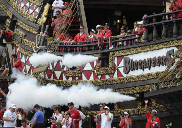 Bucs fans made their own cannon fire during an unusual Super Bowl