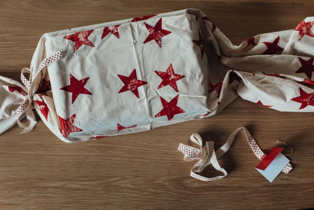 Twinkling Ornaments Kraft Gift Wrap | Christmas Wrapping Paper | Kraft  Holiday Wrap | Kraft Wrapping Paper | Gift Wrap | Heavy Duty Paper