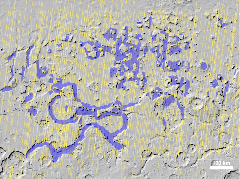 Esta curiosa imagen, similar a una pintura abstracta, corresponde a zonas de depósito glacial en la región conocida como Deuteronilus Mensae, en el hemisferio norte. Las líneas amarillas indican el rastro de las observaciones del radar hechas desde múltiples órbitas de la nave espacial.