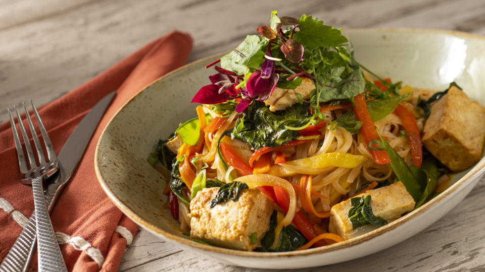 The Perkins Thai Noodles, served at Jungle Navigation Co. LTD Skipper Canteen inside Magic Kingdom Park, is a colorful plant-based combination of tofu, seasonal vegetables, and rice noodles tossed in a spicy soy-chili-garlic sauce. (Photo: Walt Disney World Resort)