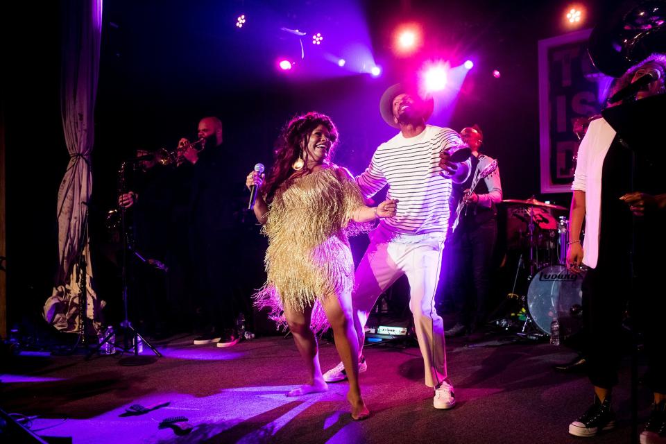 Chaka Khan and Jamie Foxx.