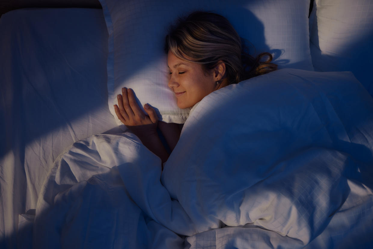 Noches cálidas con un edredón ligero para este entretiempo/Getty Images.